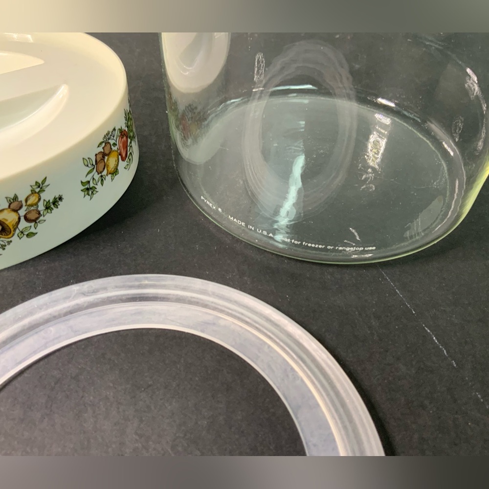 Vintage Pyrex ‘see n store’ glass canister by Corning: Spice of Life Pattern 3qt
